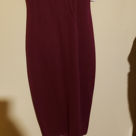 Just In! NWT! Burgundy Windsor dress - Picture 5 of 7